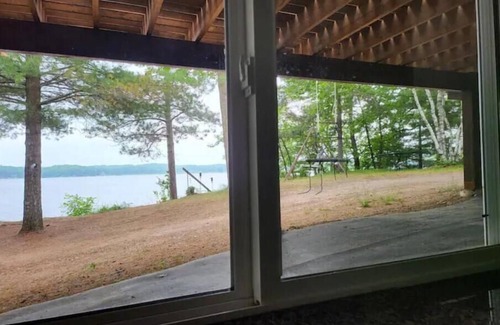 Delta Cabina | Happy Lakeside Getaway