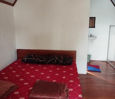 Argosari Cabina | Happy Monkeys Village