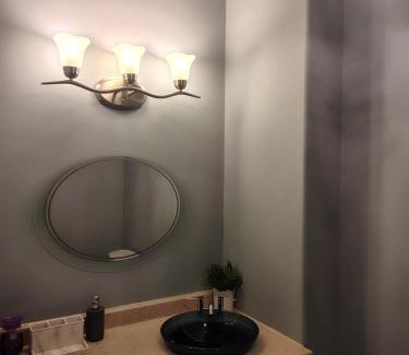 Halifax County Apartamento | Happy Moose Guest Suite