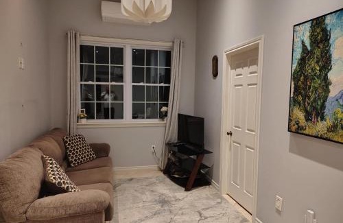 Halifax County Apartamento | Happy Moose Guest Suite