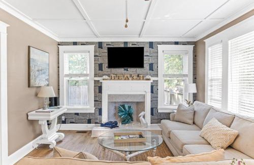 Wilmington Casa | Happy Place- Midtown, Pet-Friendly, close to beach