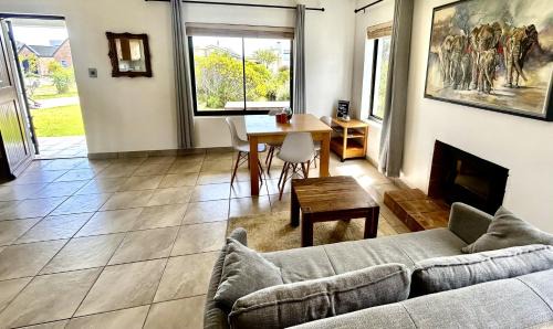 Pringle Bay Apartamento | Happy Place Pringle Bay for 2