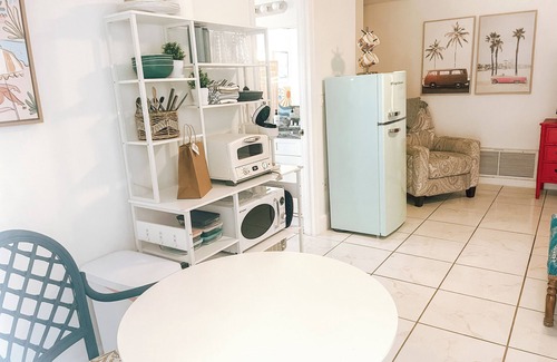 Golden Beach Apartamento | Happy Sunsets Pool House - Pets - Parking