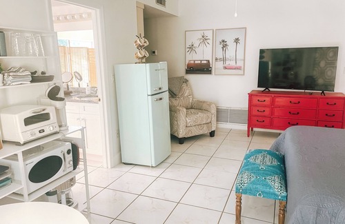 Golden Beach Apartamento | Happy Sunsets Pool House - Pets - Parking
