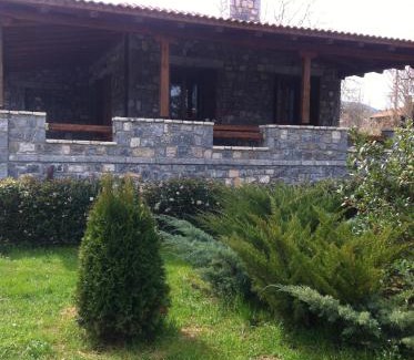 Vitina Casa | Happy trails Guesthouse Vitina
