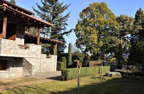 Vitina Casa | Happy trails Guesthouse Vitina