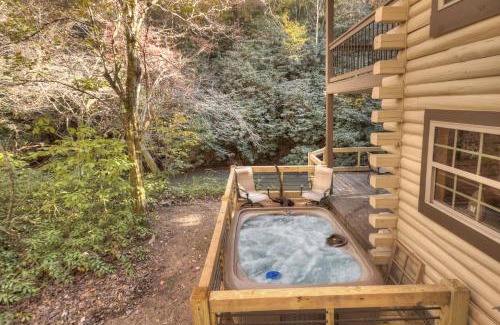 Mineral Bluff Casa | Happy Trout Hideaway - Creek Views Of Hot House Creek, Hot Tub, Outdoor Fire Pit, Cozy Atmosphere - Mineral Bluff, GA