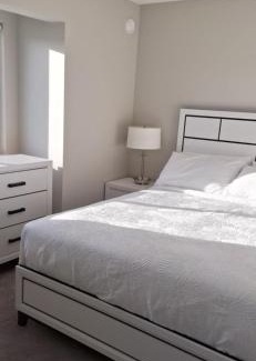 Langford Apartamento | Happy Zone Suite - Sleeps 4, Free Treats !