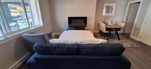 Langford Apartamento | Happy Zone Suite - Sleeps 4, Free Treats !
