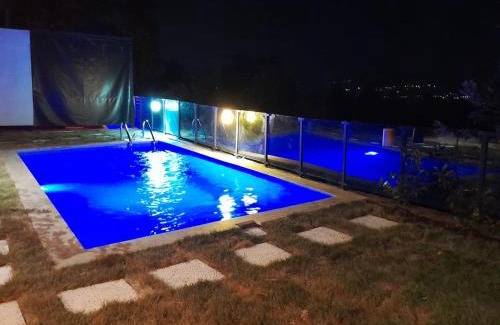 Sapanca Chalet De Esquí | HappyHouse Bungalov Three-Room, SW POOL with lake view, Sapanca B1