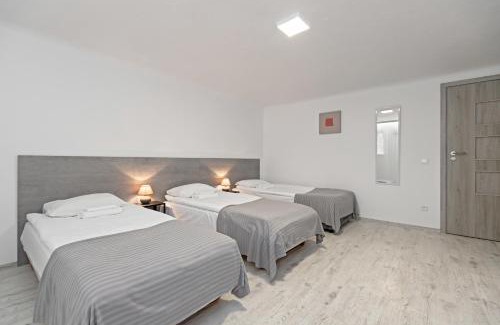 Kaunas Hostal | HappyInn Rooms