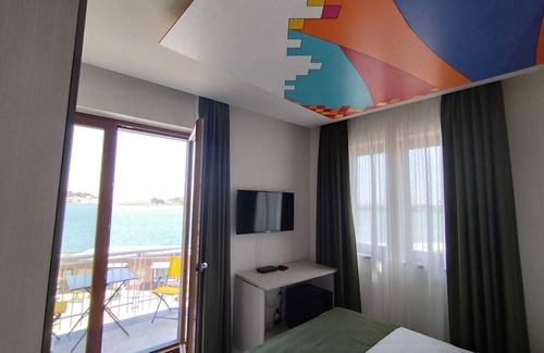 Bacoli Cama Y Desayuno | HAPPYROOMS