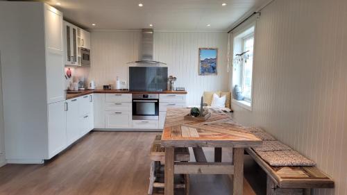 Haram Apartamento | Haramsøy Holiday Apartment- Island Life North