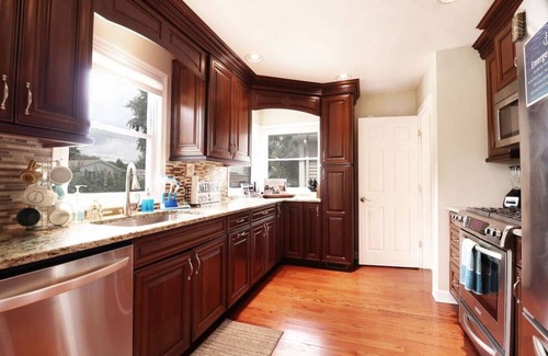 Fox Lake Casa | Harbor Hideout 4/3 Waterfront w/ Wet Bar and Hot Tub