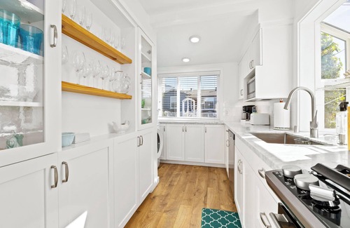 Eastside Santa Cruz Casa | Harbor home - with a hot tub!