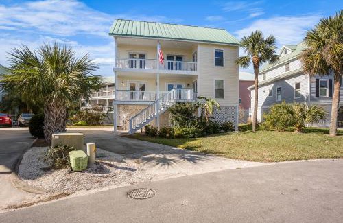 Oceanmarsh Subdivision Casa | Harbor Island 12 Shipwatch Dr