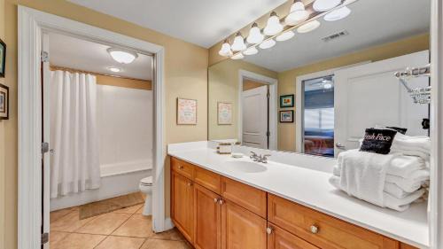 Holiday Isle Casa | Harbor Landing 203B - Spacious Condo with views of the Harbor and Gulf