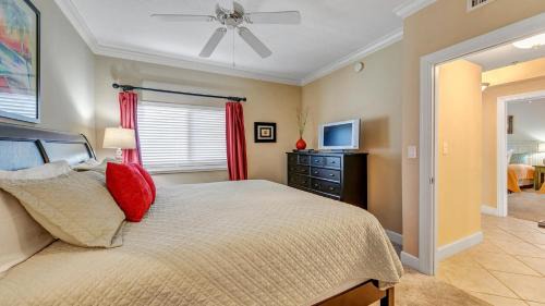 Holiday Isle Casa | Harbor Landing 203B - Spacious Condo with views of the Harbor and Gulf