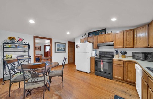 Lexington Casa | Harbor Mist Downtown Lexington Sleeps 12!