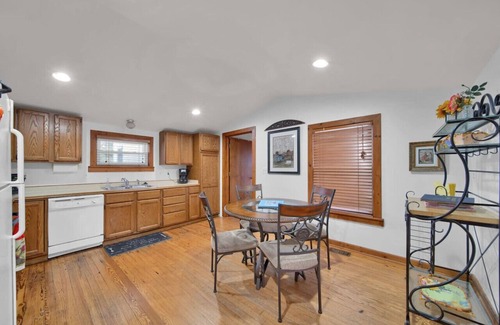 Lexington Casa | Harbor Mist Downtown Lexington Sleeps 12!