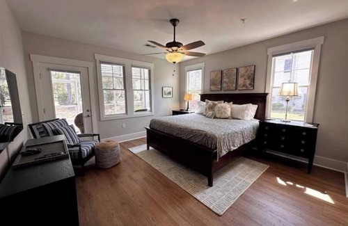 St. James Casa | Harbor Moon - 3 miles to Oak Island!