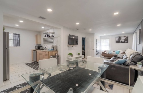 Harbor Oaks Casa | Harbor Oaks A Highly Sought After Waterside Community.