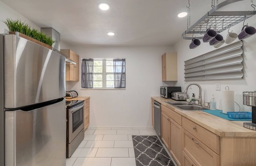 Harbor Oaks Casa | Harbor Oaks A Highly Sought After Waterside Community.