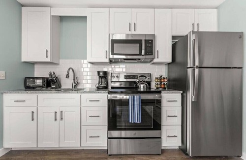 Rye Apartamento | Harbor Serenity Private Deck Updated Kitchen