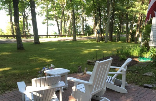 Forest Beach Casa | HARBOUR SPRINGS cottage Preciosas vistas del lago Michigan TÚNEL DE ÁRBOLES Relajante