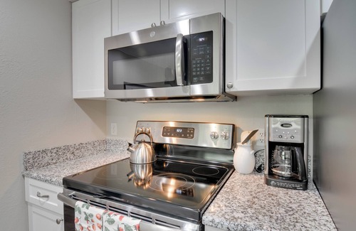 Harbor Springs Condominio | ¡NUEVO! Harbor Springs Condo ~ 6 millas al lago Michigan!