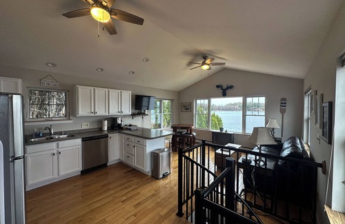Malletts Bay Casa | Harbor View Lakehouse