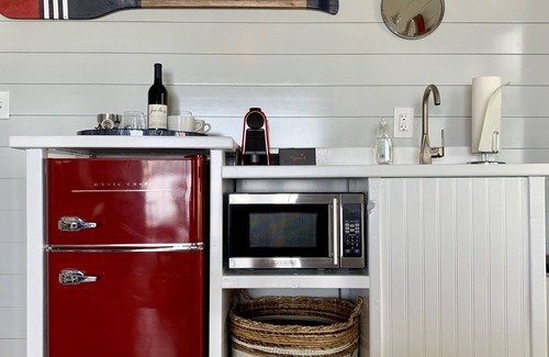 West Mystic Cabaña | Harbor View Landing Mystic, CT - The Martha's Vineyard Waterfront Cottage
