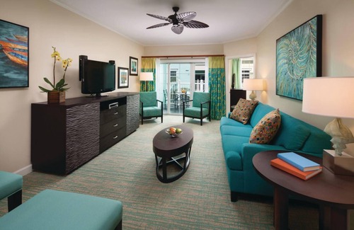 Paradise Island Villa | Harborside ATLANTIS, 2br Lock-off, sleeps 8 - Aug 27-Sep 3 + 8 park passes daily