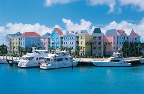 Paradise Island Villa | Harborside ATLANTIS, 2br Lock-off, sleeps 8 - Aug 27-Sep 3 + 8 park passes daily
