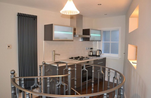 Crail Casa | Harbour House and Cottage - 5 Bedrooms (Sleeps 10)
