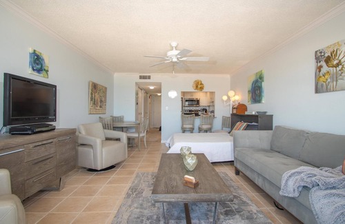 Sand Key Condominio | Harbor Light Towers 1105 Estudio en el piso 11 frente a la playa en Harbor Light Towers