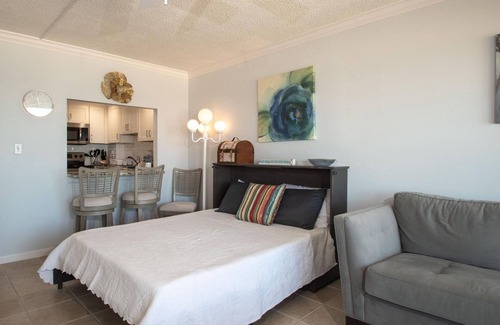 Sand Key Condominio | Harbor Light Towers 1105 Estudio en el piso 11 frente a la playa en Harbor Light Towers