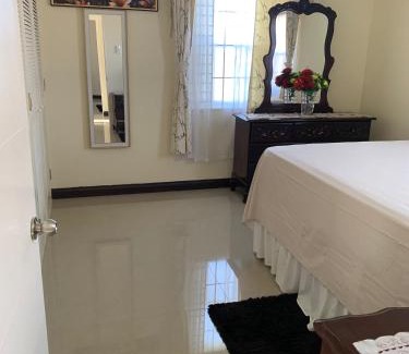 Old Harbour Casa | Harbour Oasis Retreat - Charming 2 Bedroom House