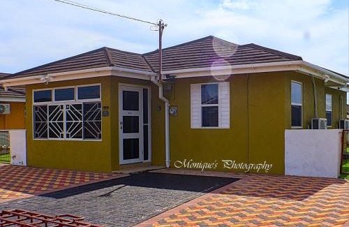 Old Harbour Casa | Harbour Oasis Retreat - Charming 2 Bedroom House