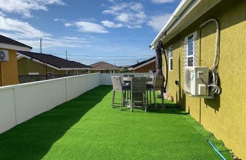 Old Harbour Casa | Harbour Oasis Retreat - Charming 2 Bedroom House