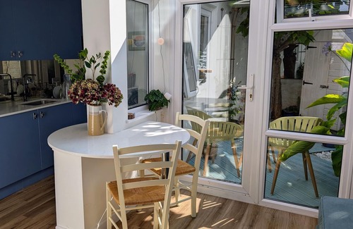 Weymouth Cabaña | Harbour Retreat
