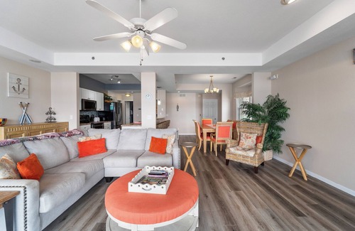Lakeland Condominio | Harbour Towne 202 - Expansive main channel views!