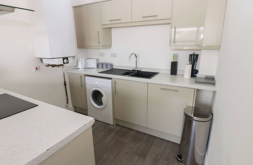 Whitehaven Cabaña | HARBOUR VIEW, family friendly, country holiday cottage in Whitehaven