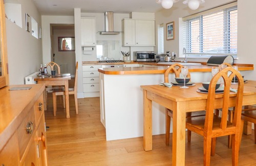 Christchurch Cabaña | VISTA DEL PUERTO, MUDEFORD, admite mascotas en Christchurch, Ref 1006623