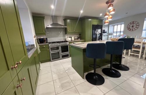 Portaferry Casa | Harbour View on the Lough Edge with Hot Tub