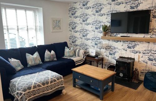 Portaferry Casa | Harbour View on the Lough Edge with Hot Tub
