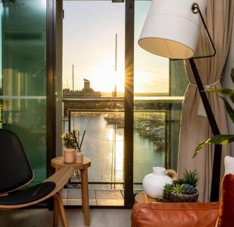 Auckland Central Business District Apartamento | Harbourfront Elegance with Carpark