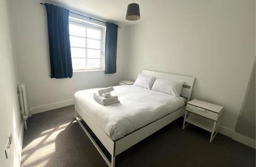 Redcliffe Apartamento | Harbourside Haven - One Bed Apartment with Balcony