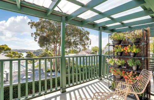 McMahons Point Apartamento | Harbourside Pad with Waterfront Views