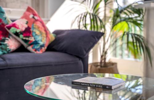 McMahons Point Apartamento | Harbourside Pad with Waterfront Views
